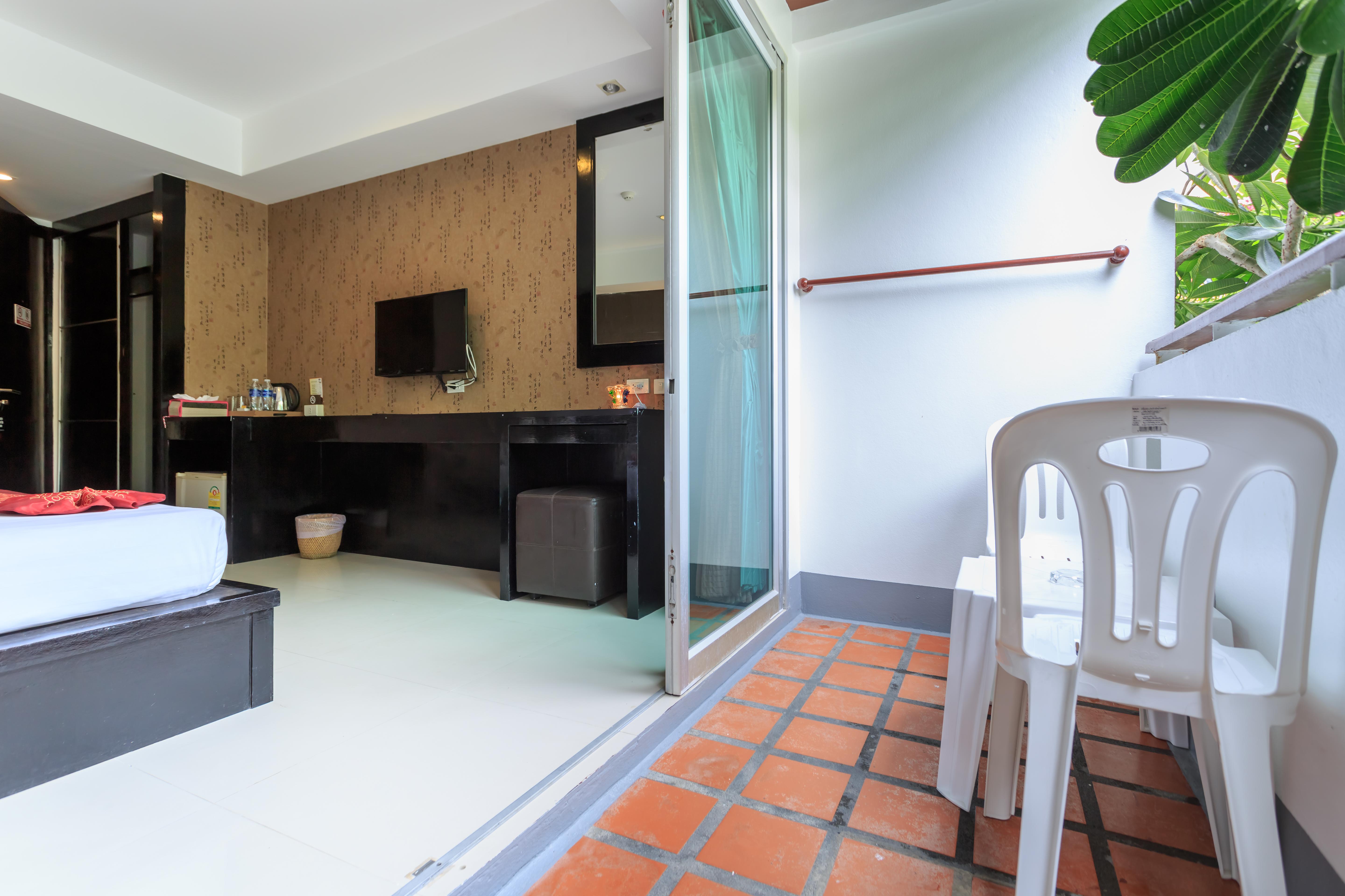 7Q Patong Hotel Exterior photo