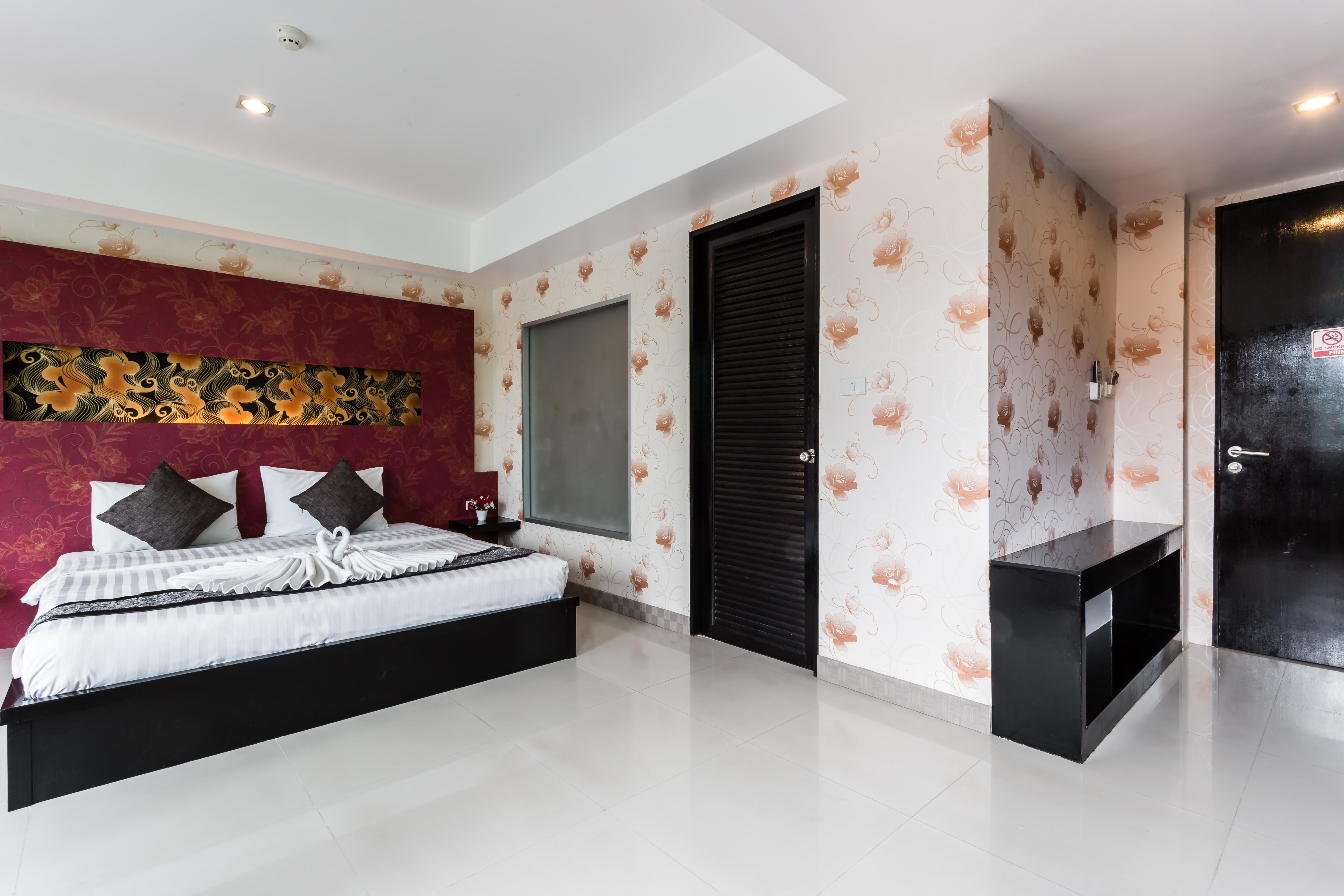 7Q Patong Hotel Exterior photo