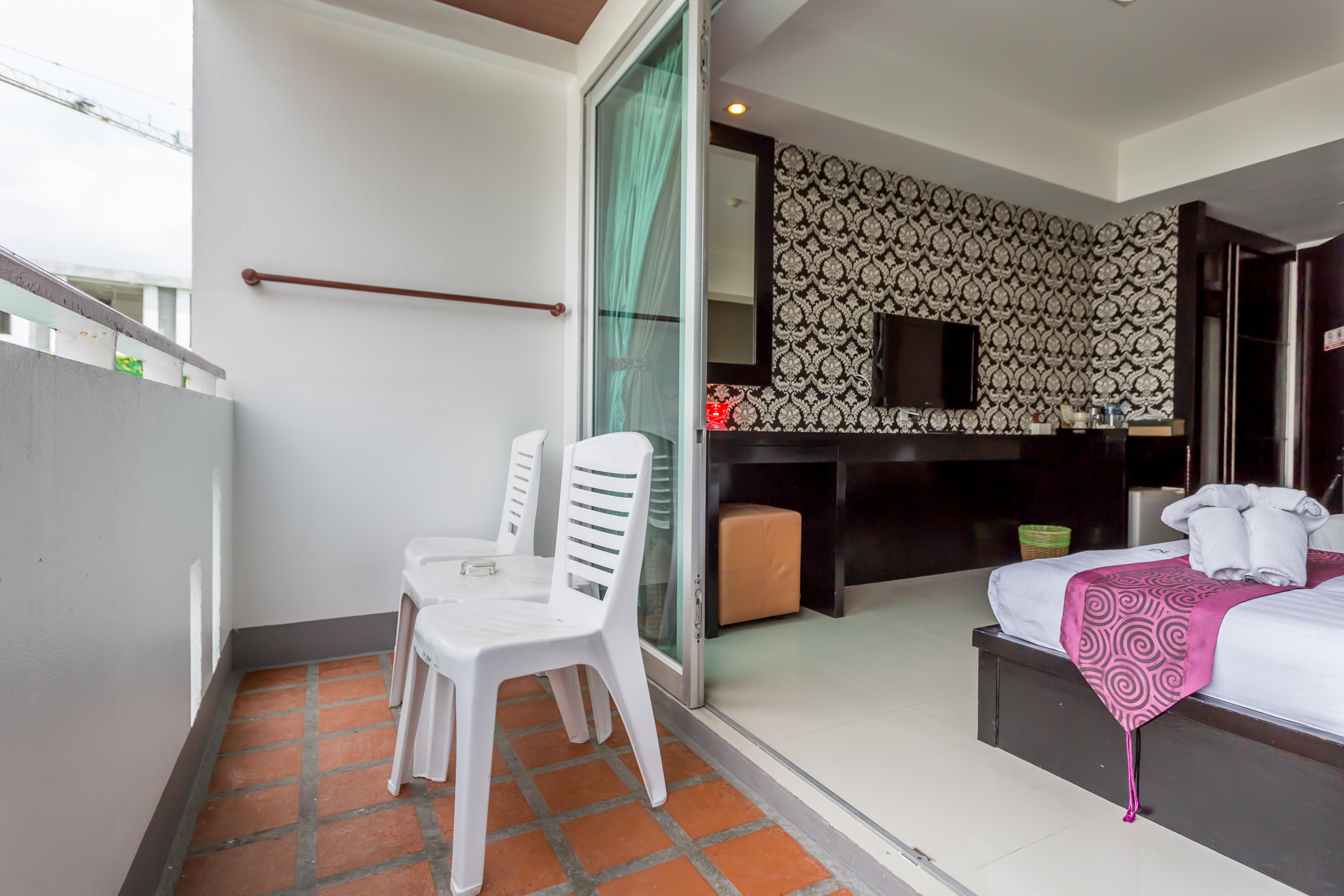 7Q Patong Hotel Exterior photo