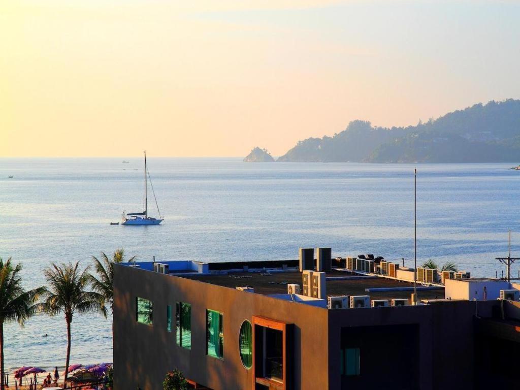 7Q Patong Hotel Exterior photo
