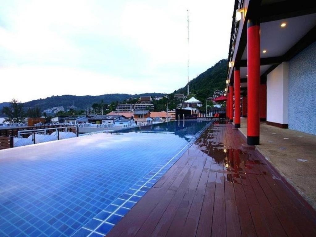 7Q Patong Hotel Exterior photo