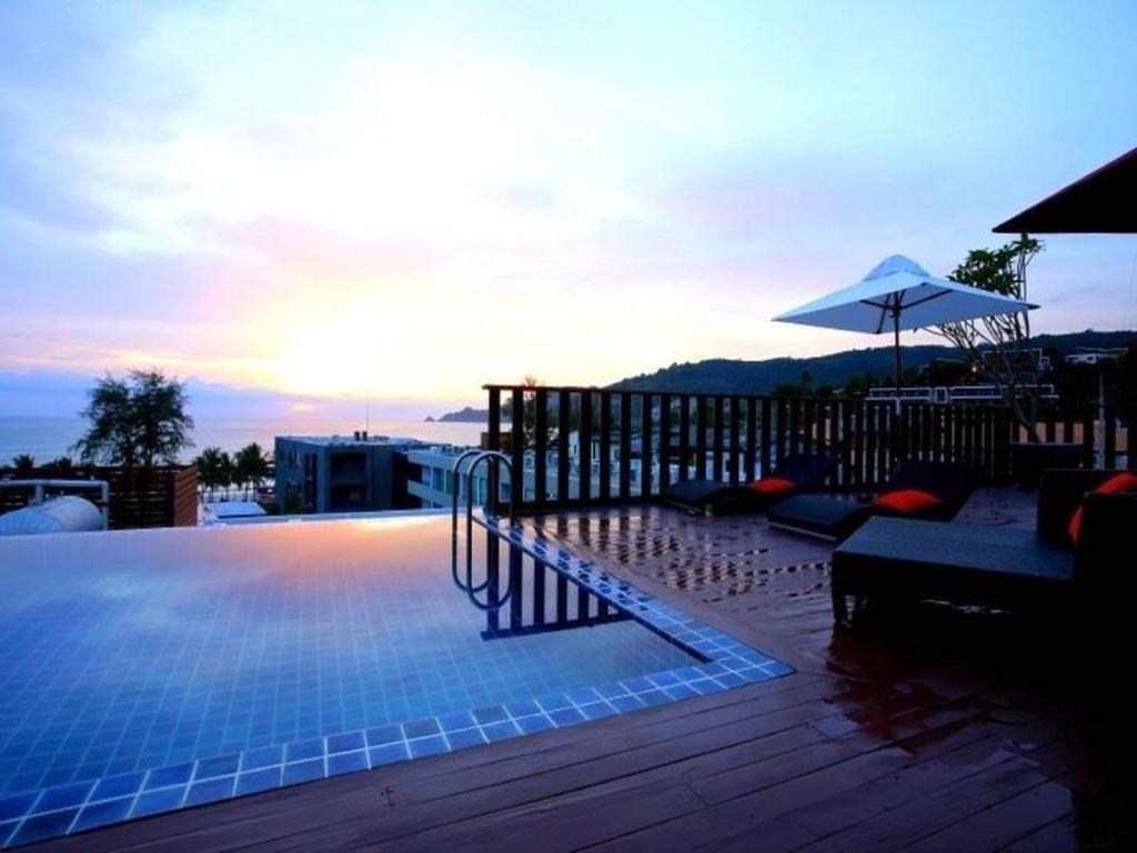 7Q Patong Hotel Exterior photo
