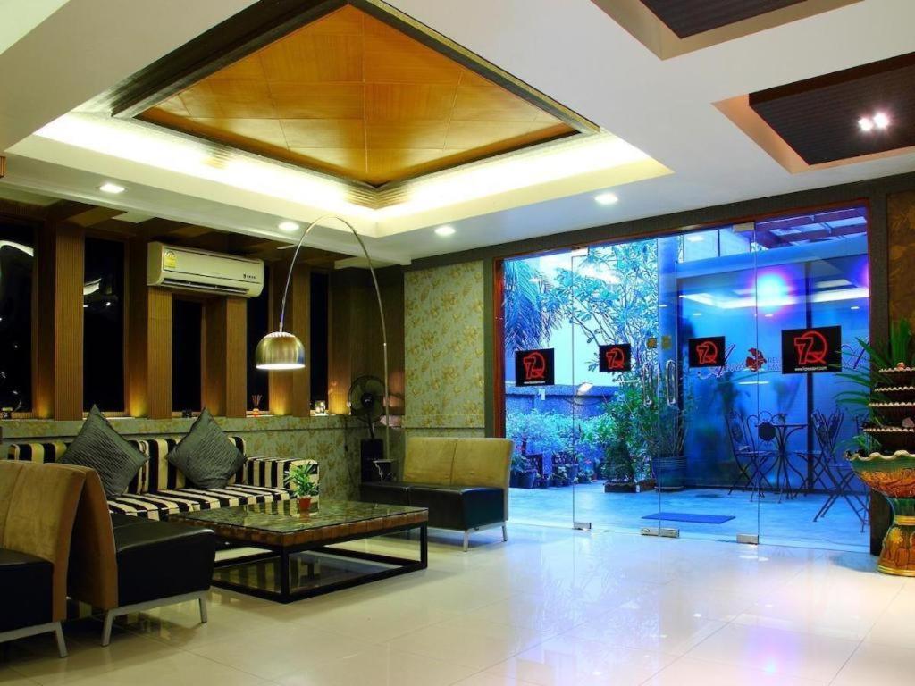 7Q Patong Hotel Exterior photo
