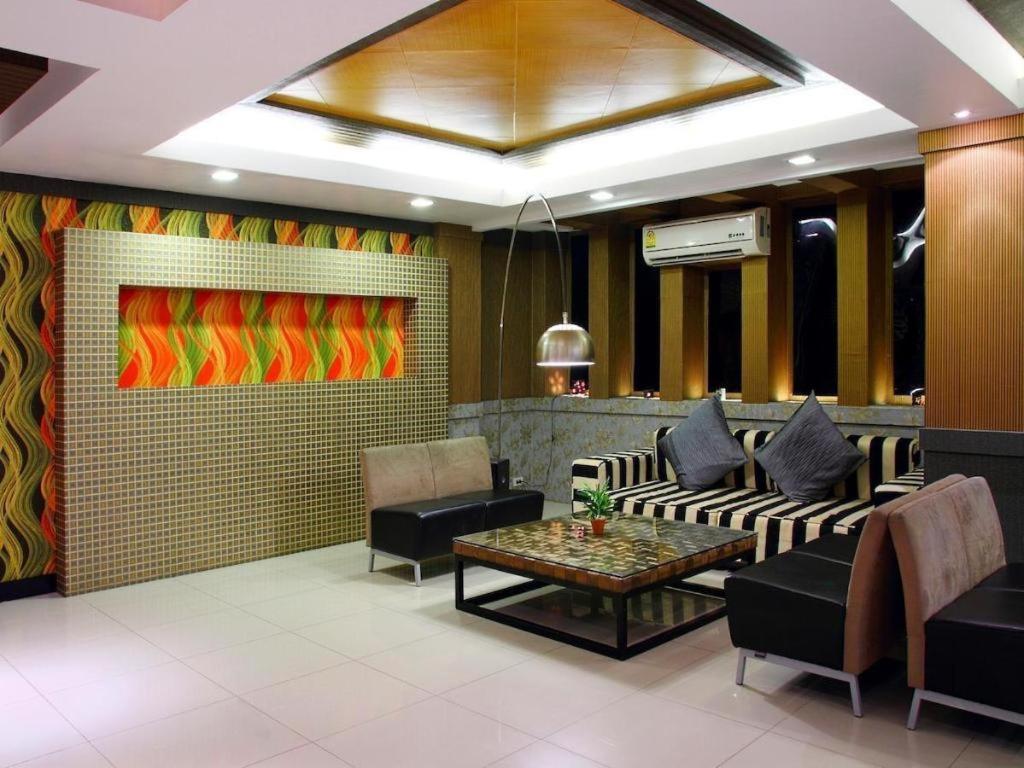 7Q Patong Hotel Exterior photo