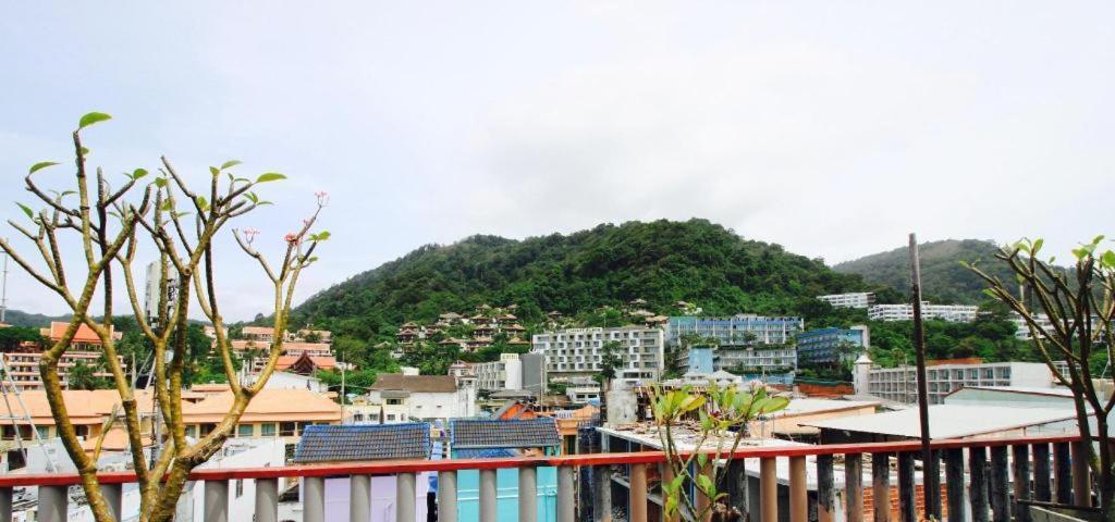 7Q Patong Hotel Exterior photo