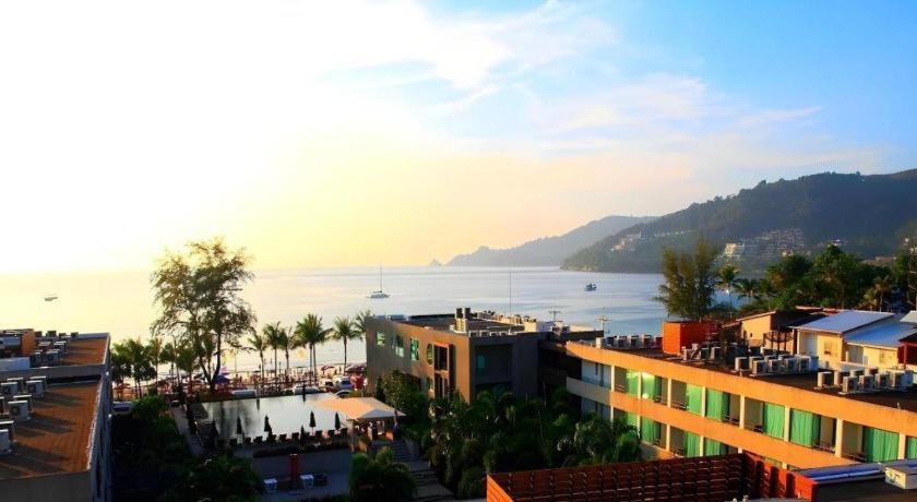 7Q Patong Hotel Exterior photo