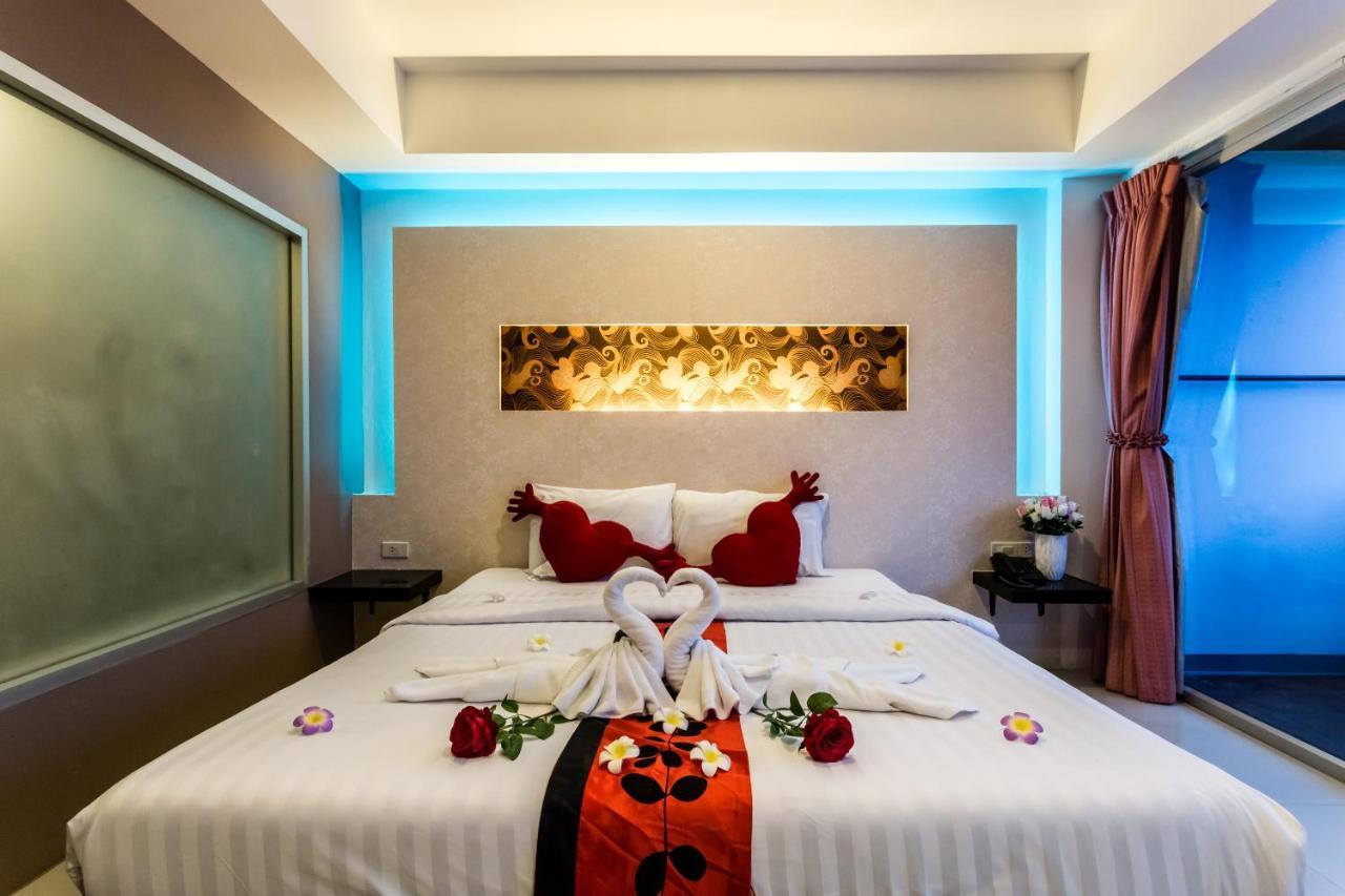 7Q Patong Hotel Exterior photo